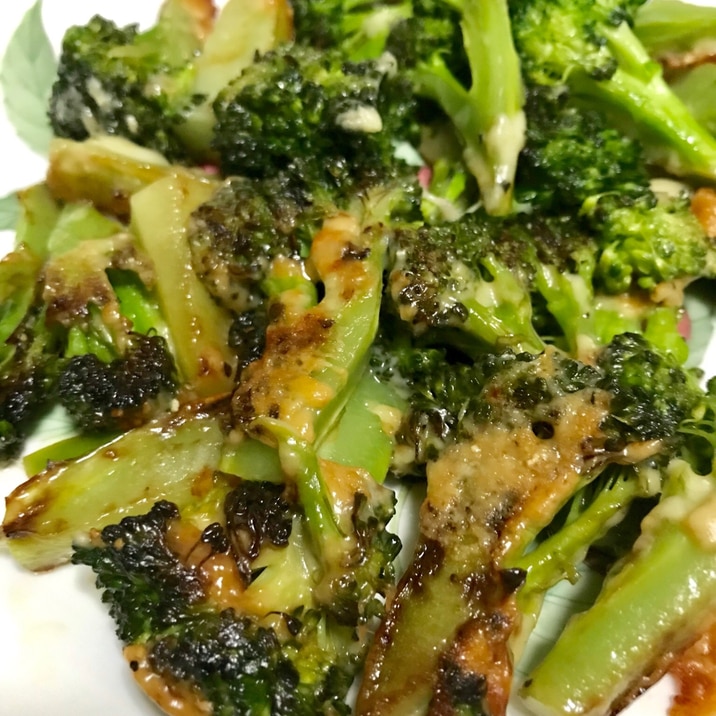 フライパンで簡単 ブロッコリーのチーズ焼き レシピ 作り方 By よちょこ 楽天レシピ